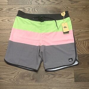 NWT Quiksilver Surfsilk Tijuana 19” Boardshorts Eco 4-Way Stretch